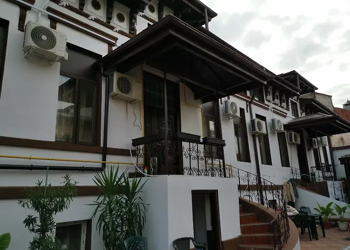 Joe Hostel