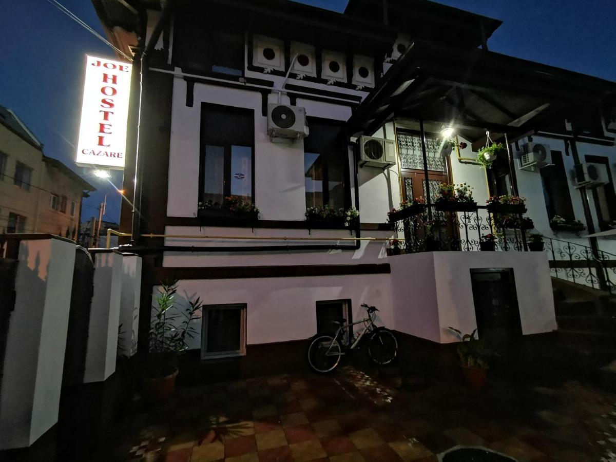 Joe Hostel